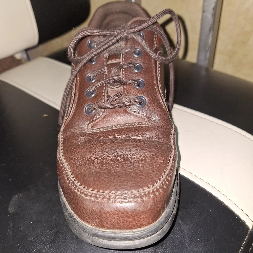 Classic Rockport Brown Tumble Leather Men's Lace-up Shoes In A Mens Size 9.